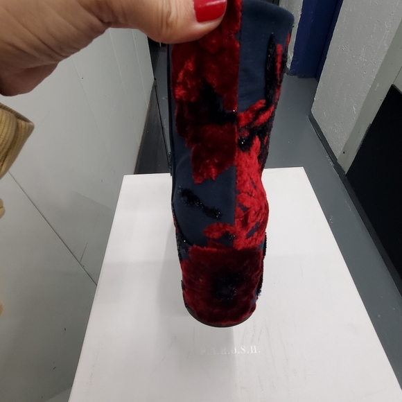 Woman Boots - Picture 7 of 7